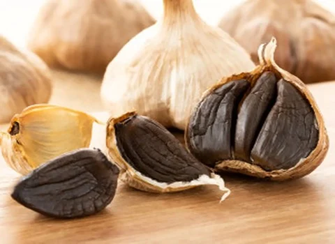  آیا سیر سیاه به درمان ناراحتی های معده کمک می کند؟
