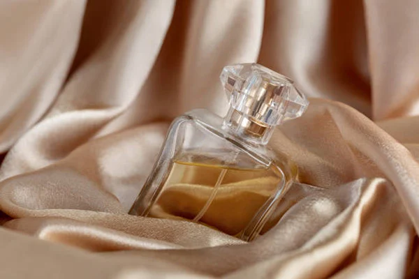 آیا خرید دکانت به کاهش خریدهای اشتباه عطر کمک می‌کند؟